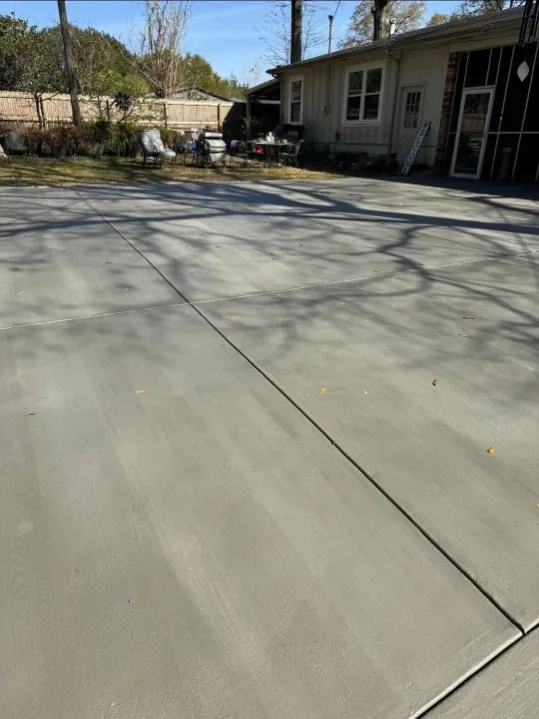 Concrete walkway with cut control joints